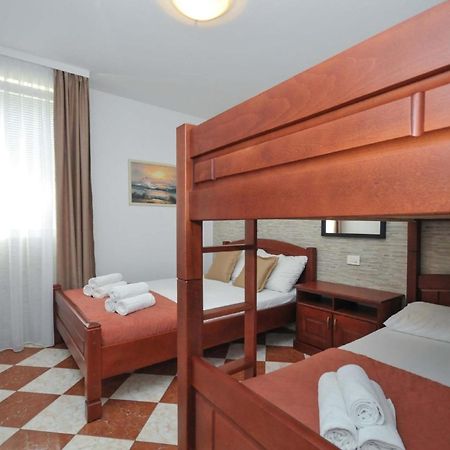 Ferienwohnung Fuer 4 Personen Ca 55 M In Budva, Adriakueste Montenegro Kueste Um 布德瓦 外观 照片