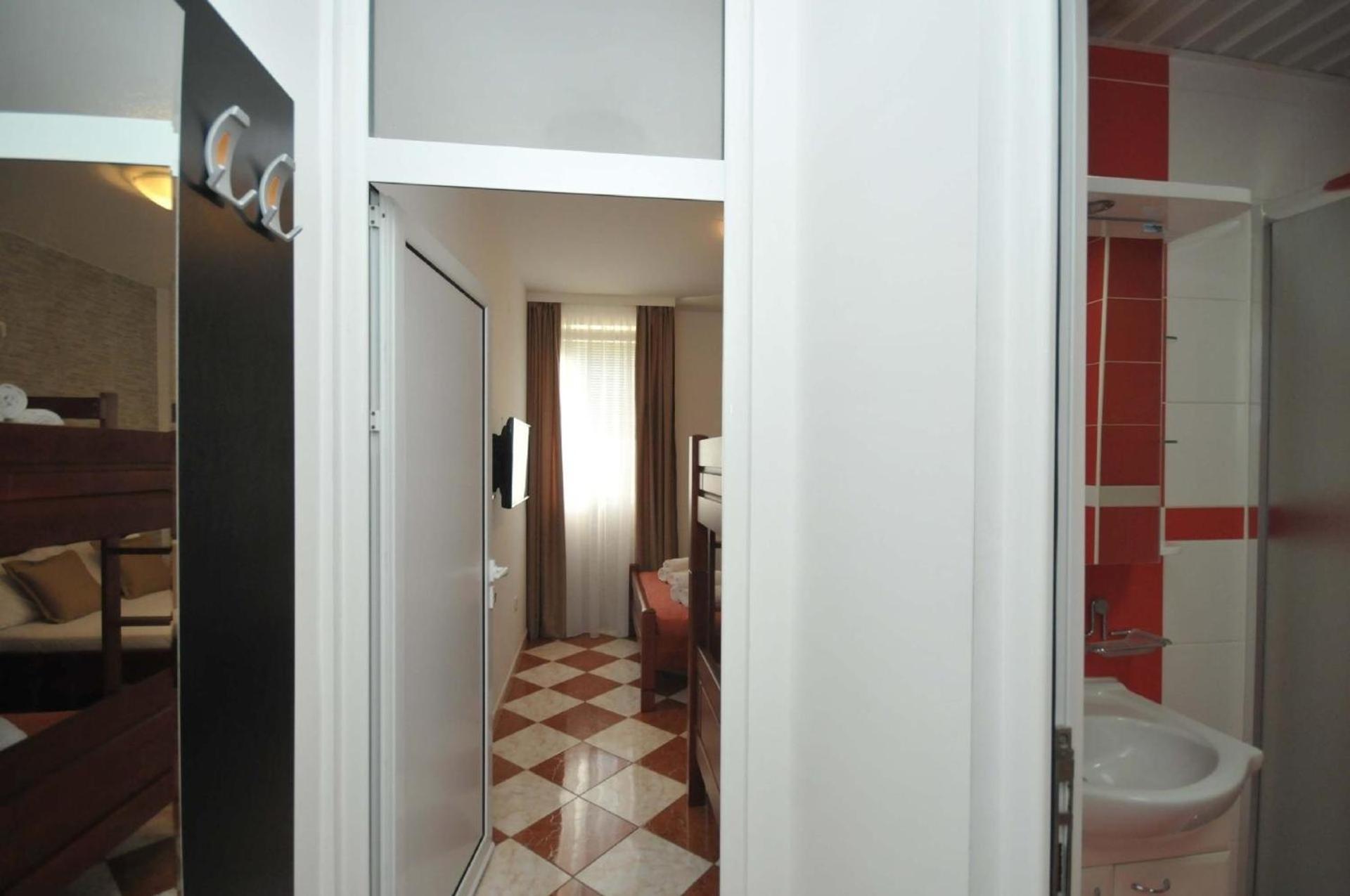 Ferienwohnung Fuer 4 Personen Ca 55 M In Budva, Adriakueste Montenegro Kueste Um 布德瓦 外观 照片